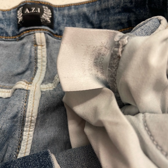 Stylish Blue Flare Jeans - Picture 5 of 6